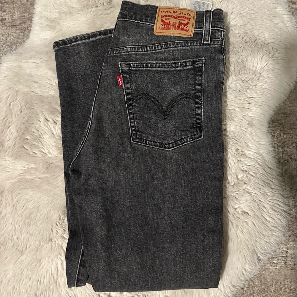 Levi’s jeans size 28